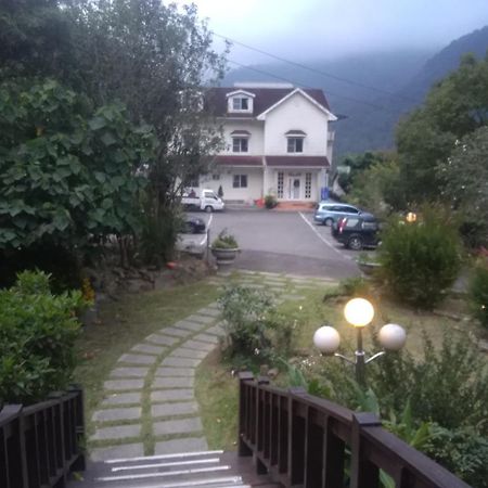 內灣星光流域民宿 Hengshan Bagian luar foto